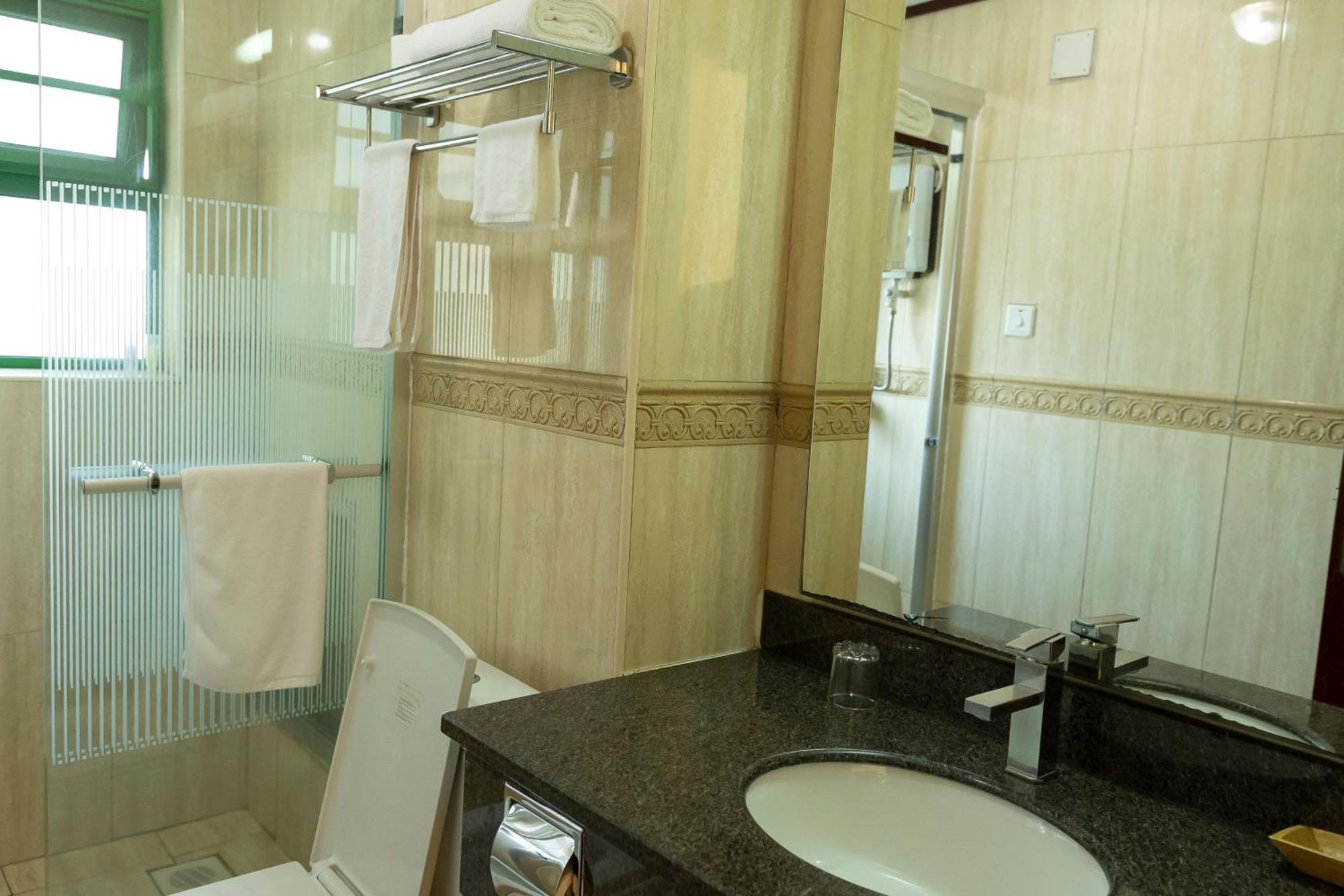 Highlands Suites Hotel And Apartments Kigali Dış mekan fotoğraf
